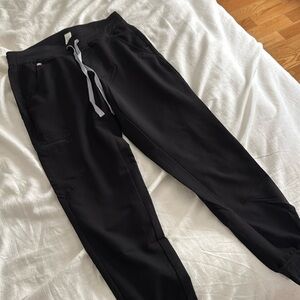 FIGS zamora scrub jogger